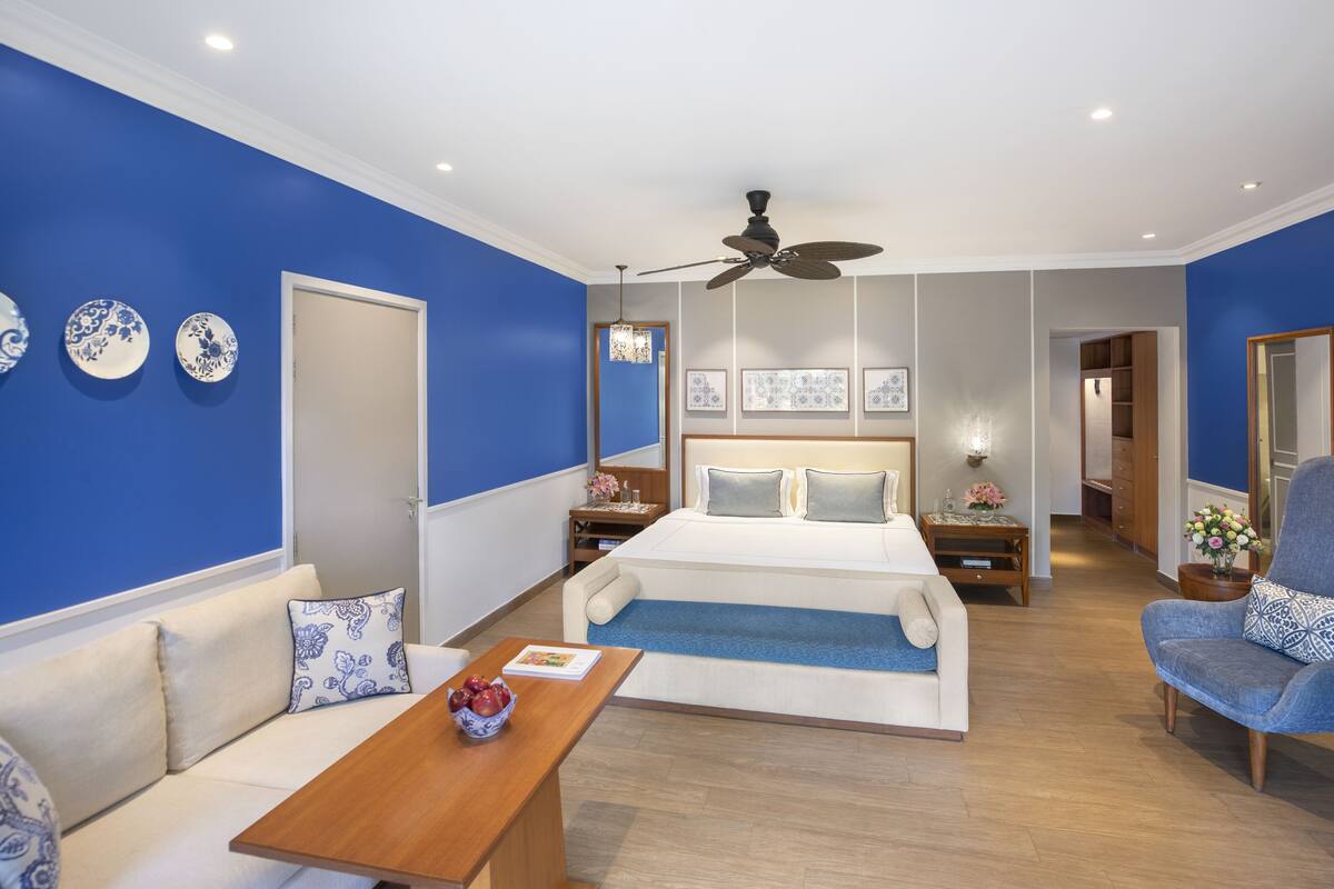 premium villa room garden view king bed | 1 bedroom, premium bedding, minibar, in-room safe