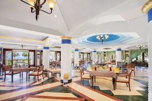 3 restaurants, breakfast, lunch, dinner served; local cuisine