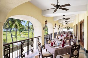3 restaurants, breakfast, lunch, dinner served; local cuisine - Taj Exotica Resort & Spa, Goa (Benaulim)