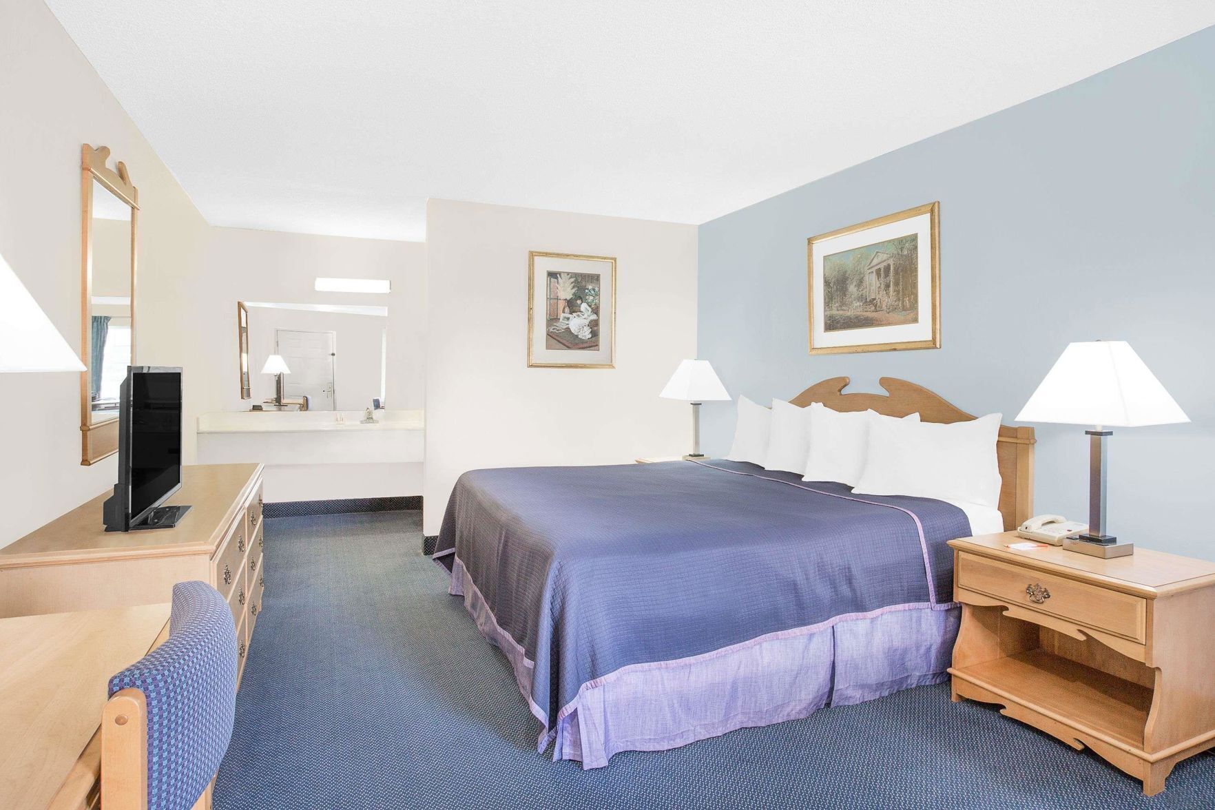 Desk, iron/ironing board, free WiFi, bed sheets