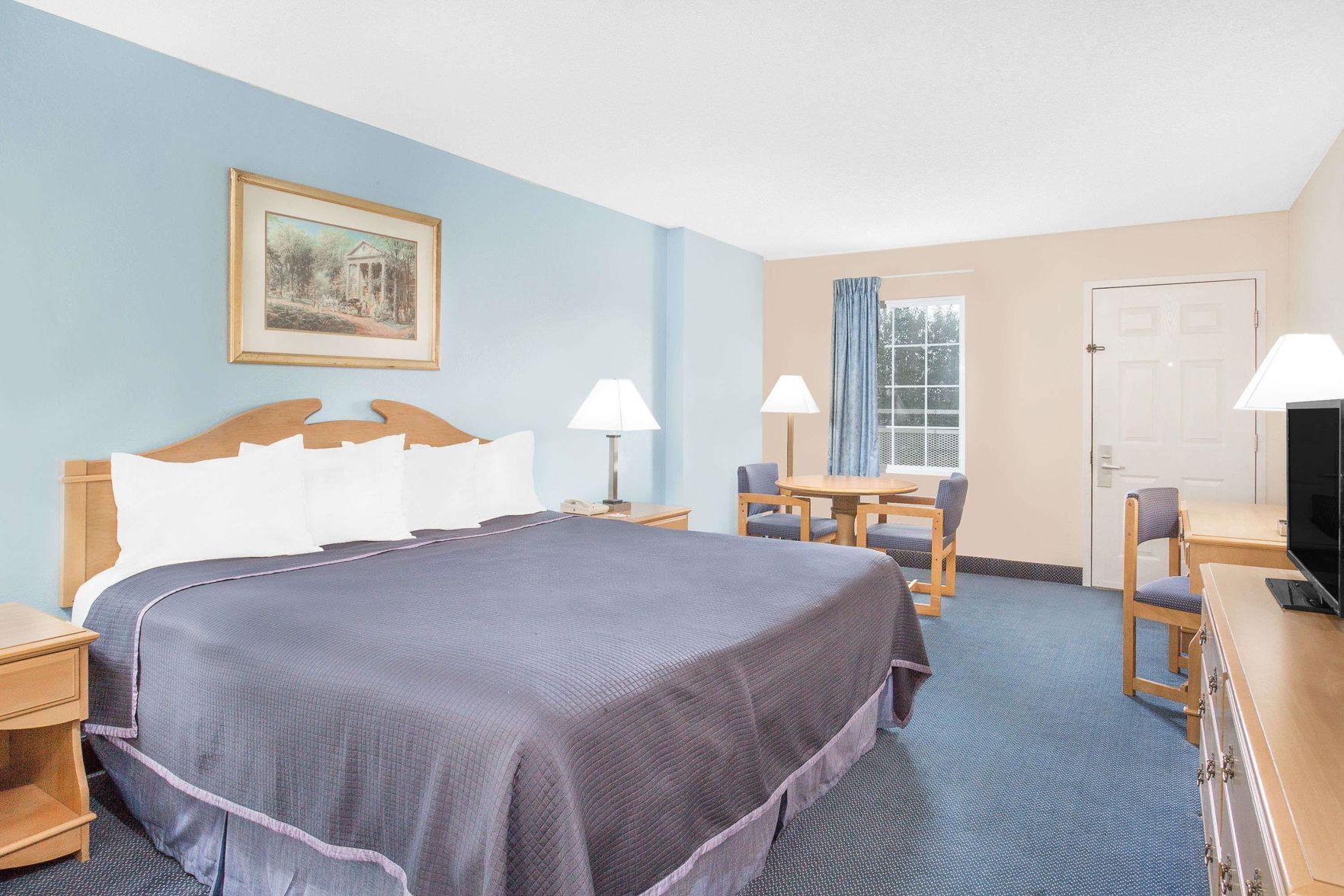 Desk, iron/ironing board, free WiFi, bed sheets