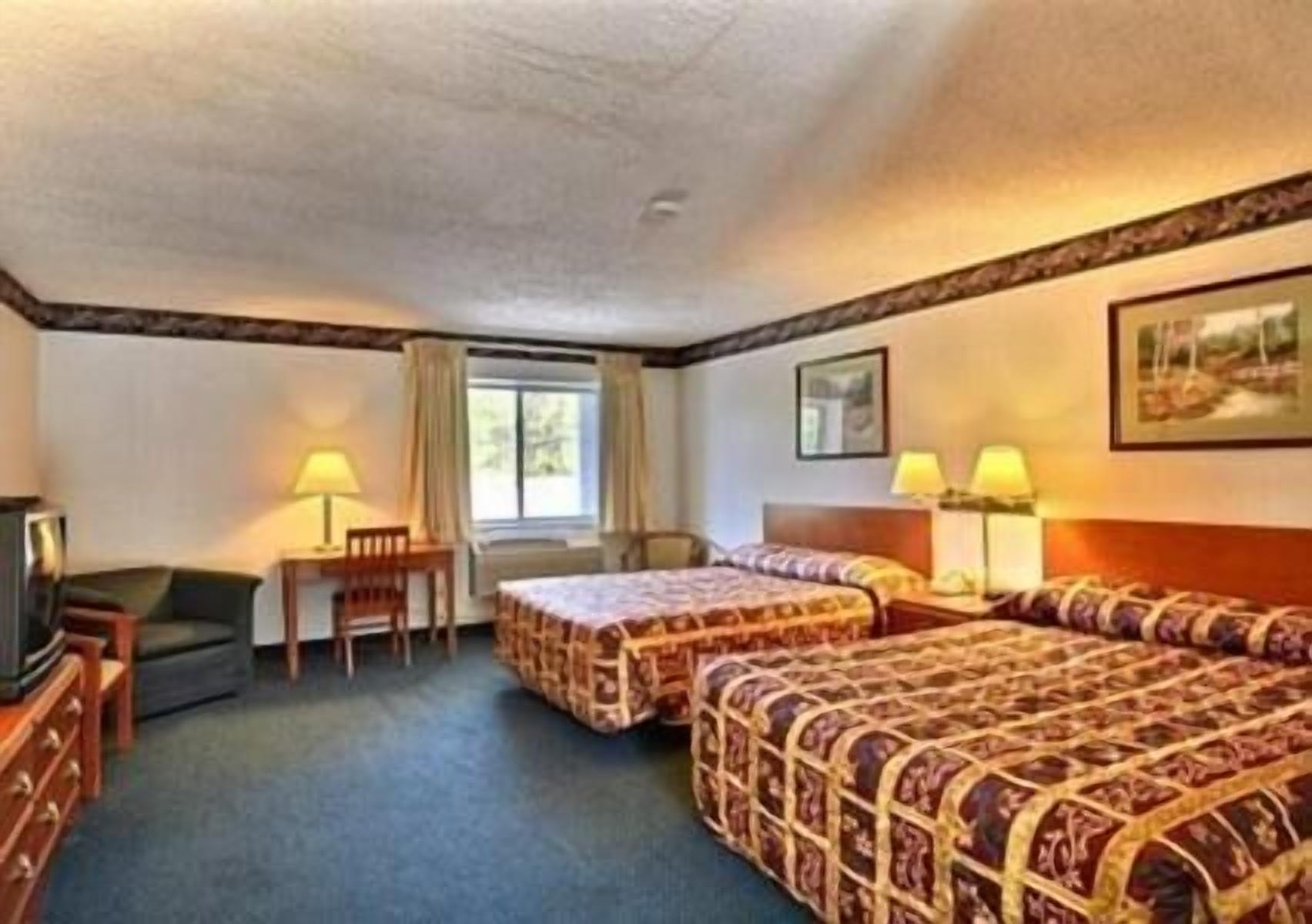 Desk, cribs/infant beds, rollaway beds, free WiFi