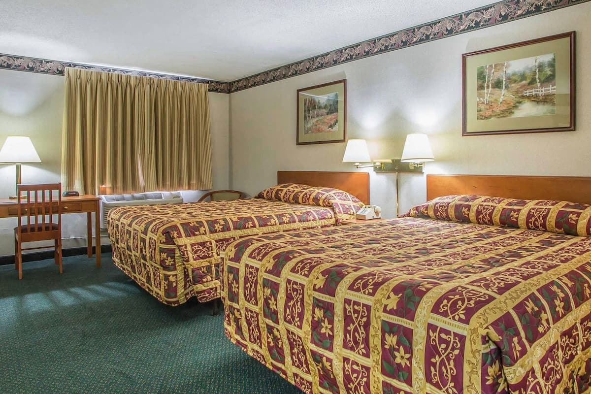 Desk, cribs (surcharge), rollaway beds (surcharge), WiFi (free)