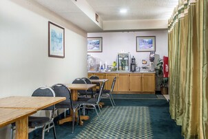 Desayuno continental gratuito