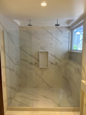 Grand Suite, Jetted Tub, Sea View | Bathroom | Bidet, towels - Colonna Park Hotel (Búzios)
