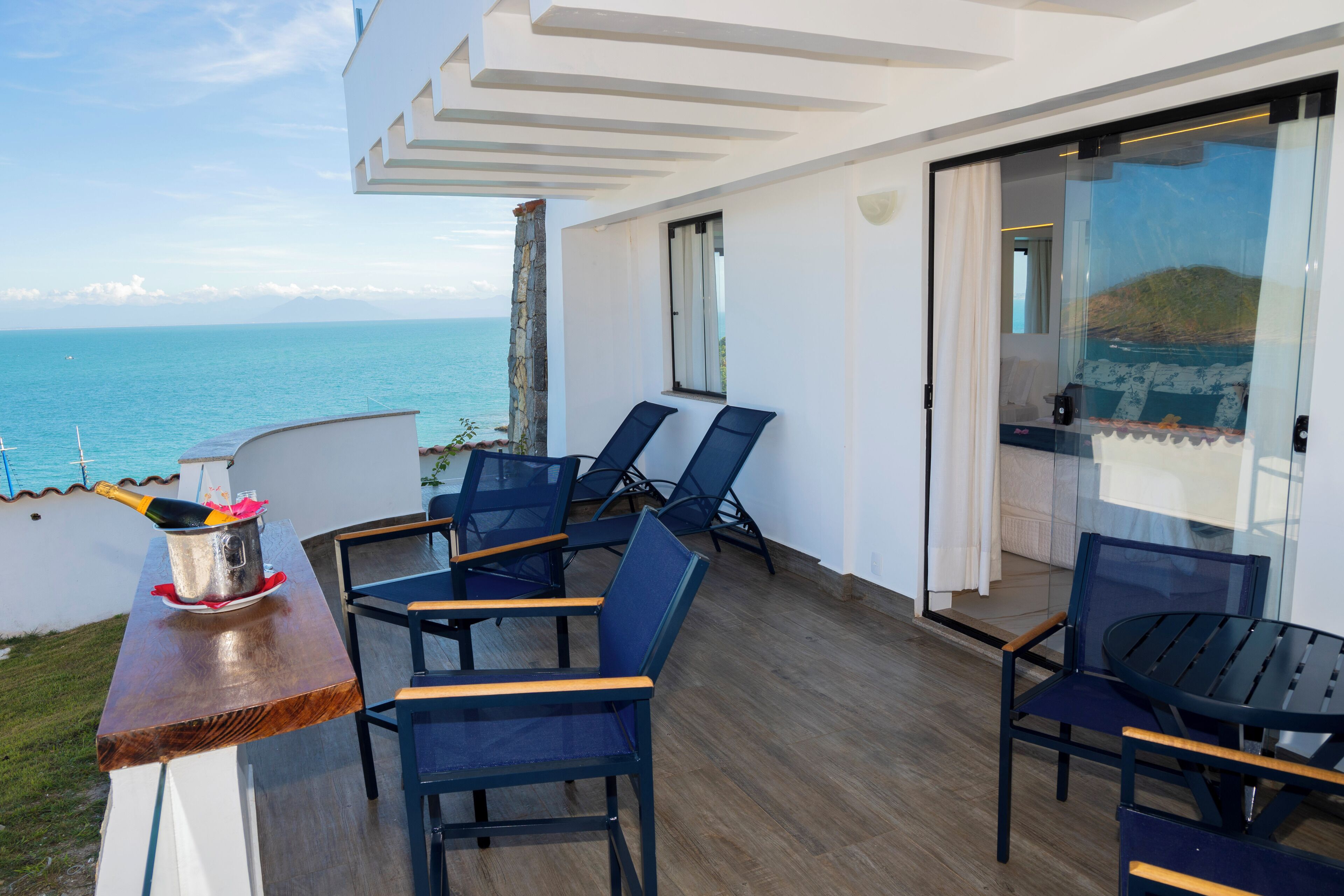 Suíte presidencial, banheira de hidromassagem, vista para o mar | Frigobar, cofres nos quartos, roupa de cama