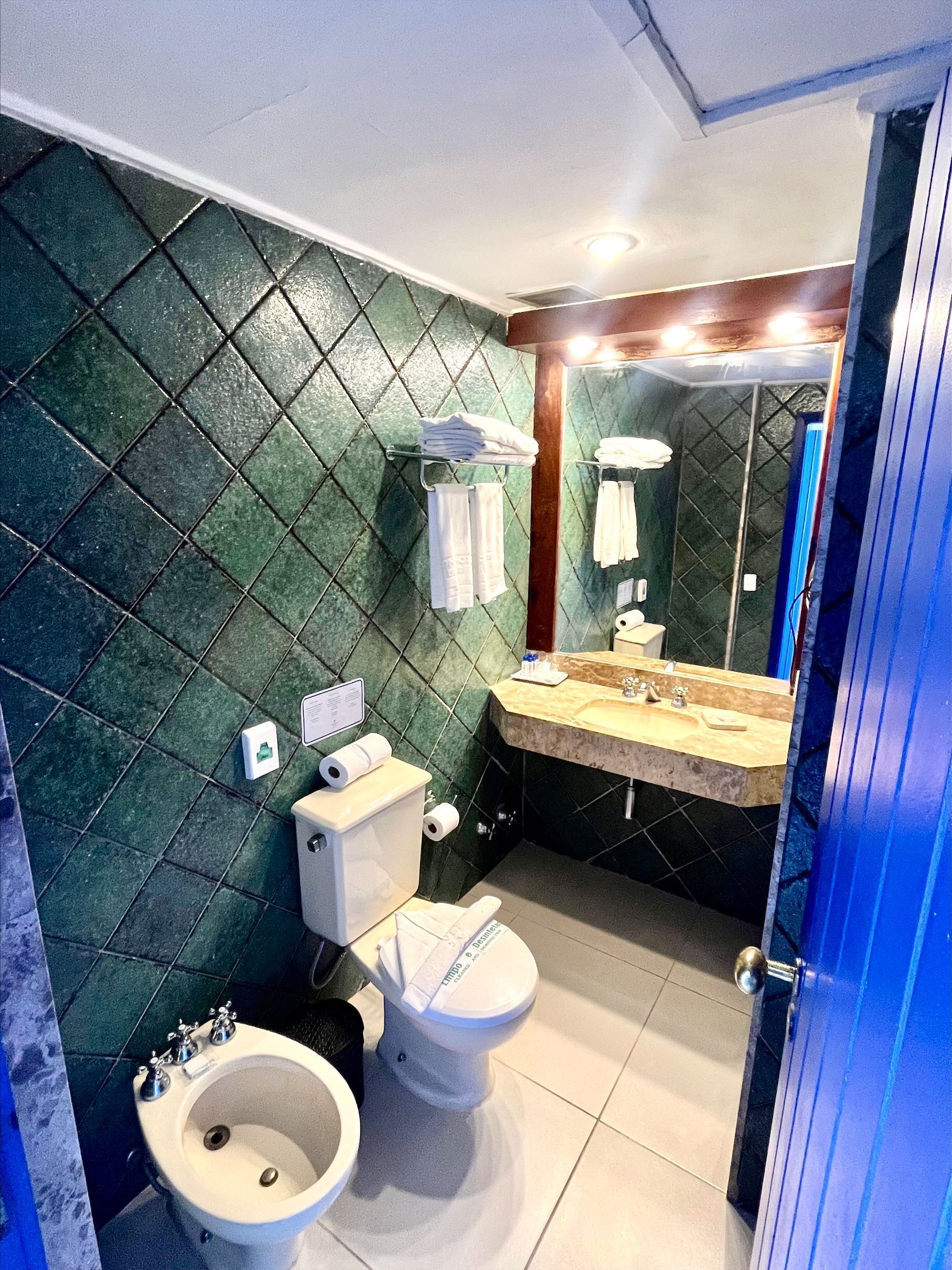 deluxe room, sea view | bathroom | bidet, towels