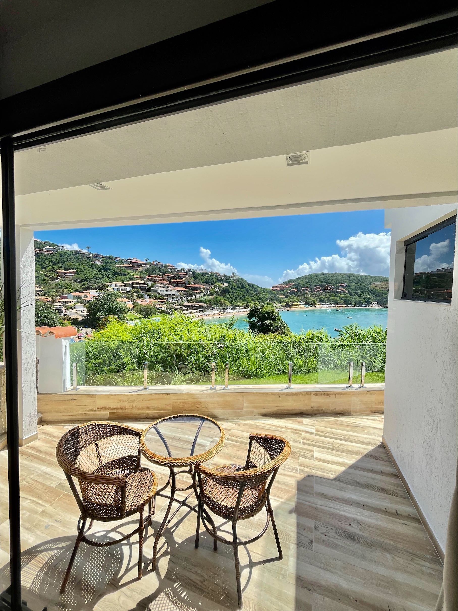 premium suite, jetted tub, sea view | minibar, in-room safe, bed sheets