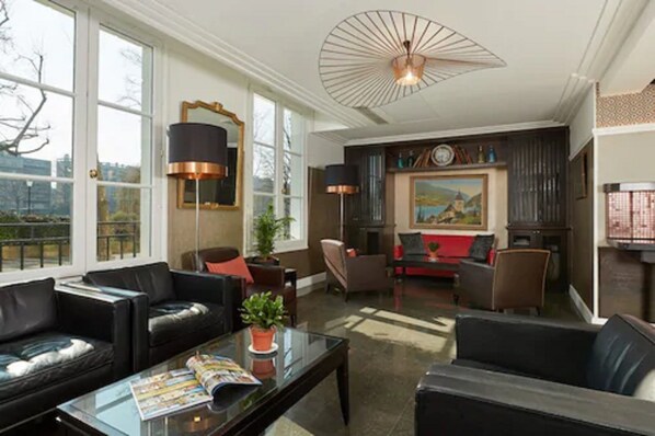 บริเวณนั่งเล่นที่ล็อบบี้