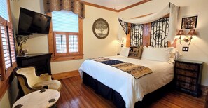 Chambre (Brass Giraffe)