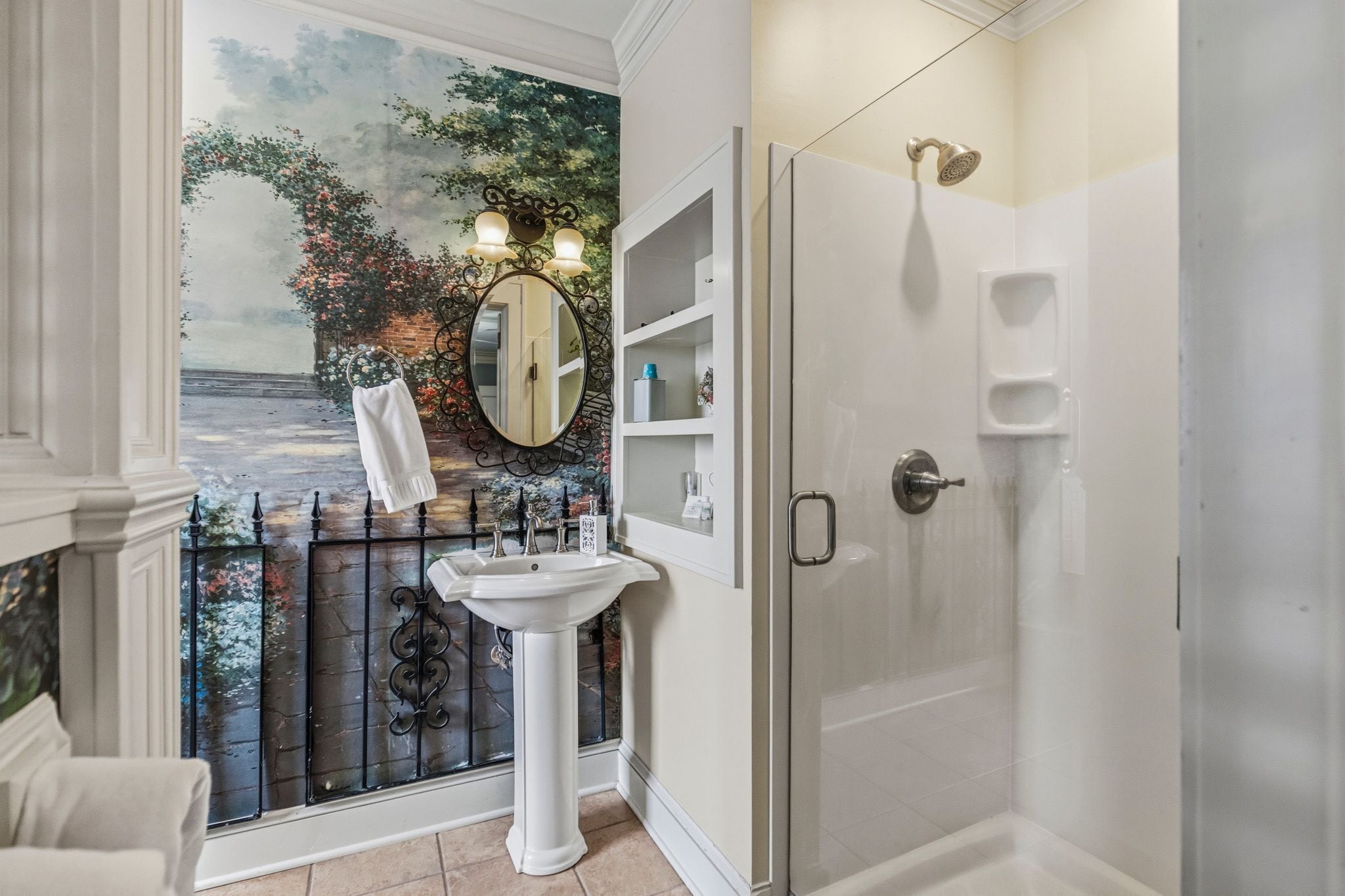 Chambre (Swan's Gate) | Salle de bain | Baignoire et douche séparées, articles de toilette de luxe