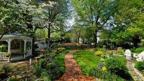 Front of property - Pettigru Place Bed & Breakfast (Greenville)