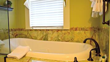 Bathtub besar