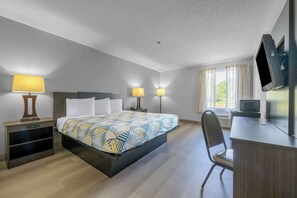 Standard Room, 1 King Bed, Non Smoking, Refrigerator & Microwave | Premium bedding, pillowtop beds, desk, laptop workspace