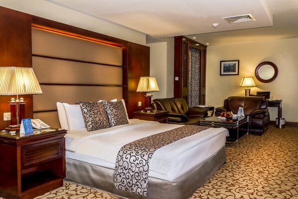Executive Suite, 1 King Bed (Deluxe)