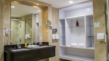 Egyptian cotton sheets, premium bedding, minibar, in-room safe