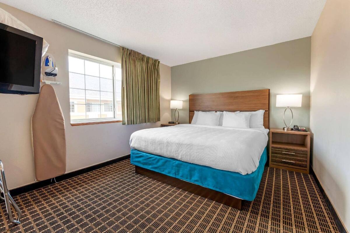 In-room safe, iron/ironing board, free cots/infant beds, rollaway beds