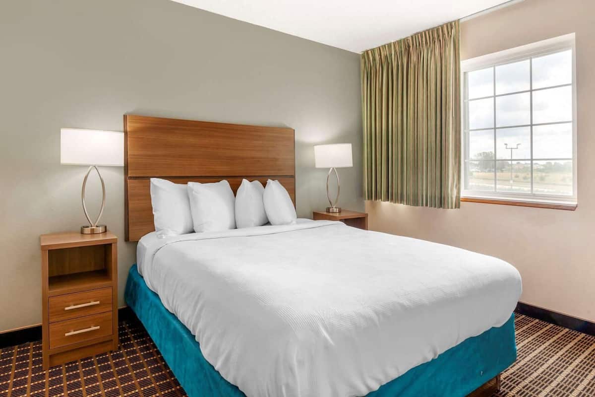 In-room safe, iron/ironing board, free cots/infant beds, rollaway beds
