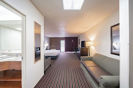 Desk, iron/ironing board, free WiFi, bed sheets. Motel 6 Pocatello, ID