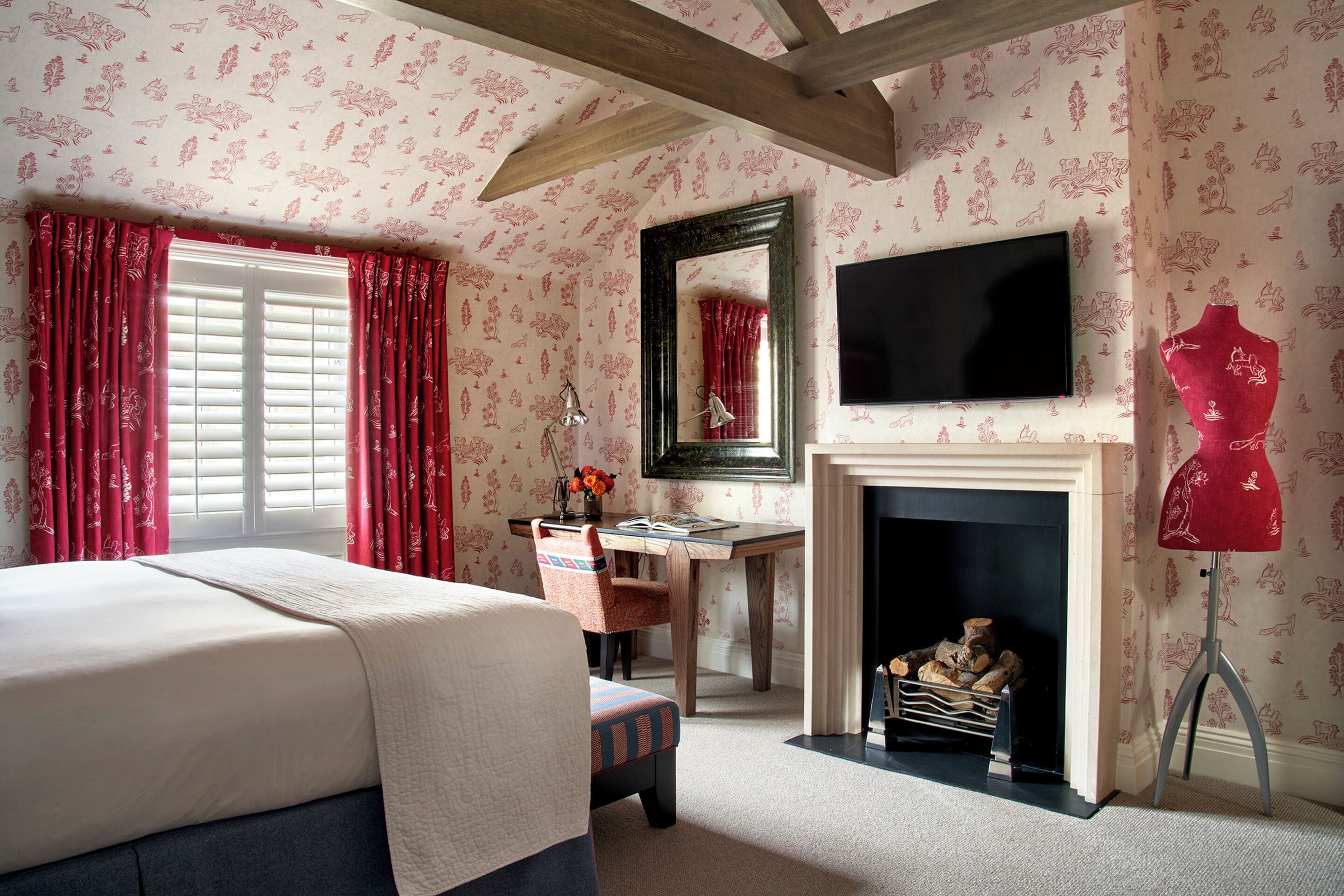 deluxe room | frette italian sheets, premium bedding, minibar, in-room safe