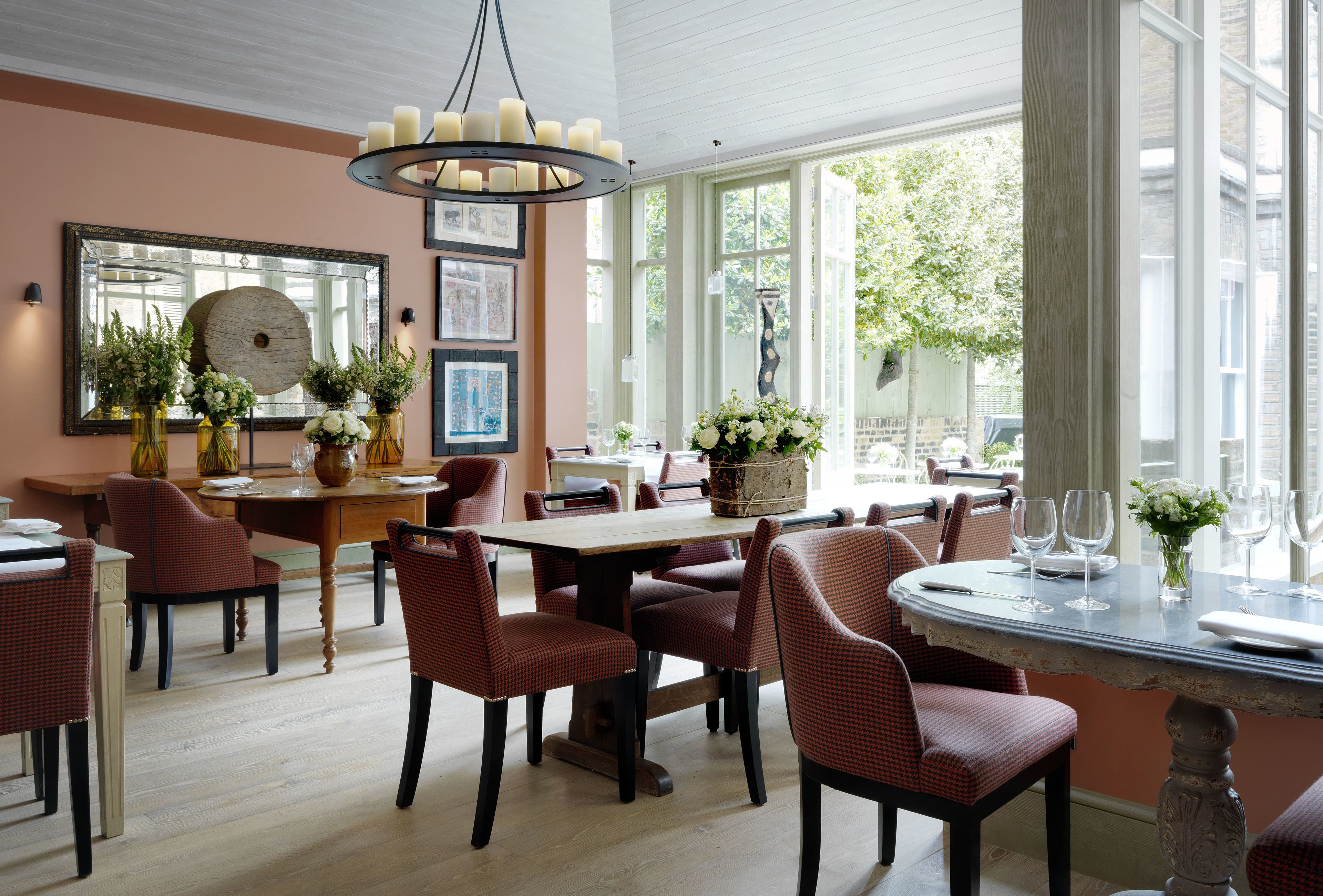 daily full breakfast (gbp 28 per person)