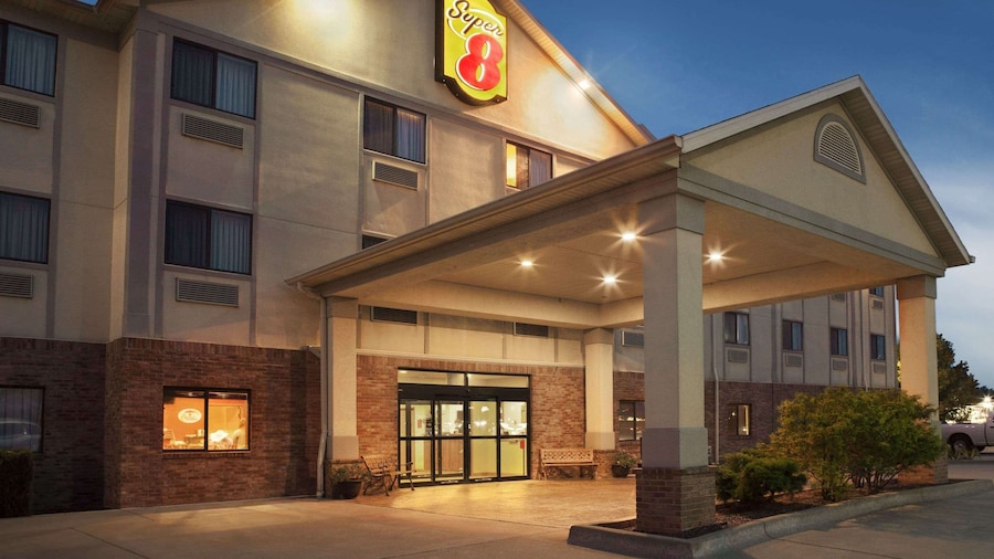 Super 8 by Wyndham Perryville