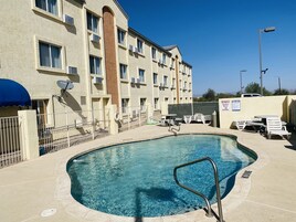 Outdoor pool, open 8 AM to 10 PM, sun loungers