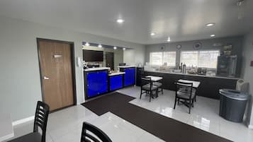 Free daily continental breakfast