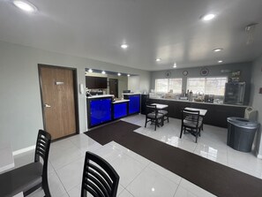 Free daily continental breakfast - Americas Choice Inn And Suites (Gila Bend)