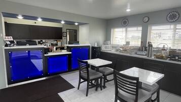 Petit déjeuner continental compris tous les jours