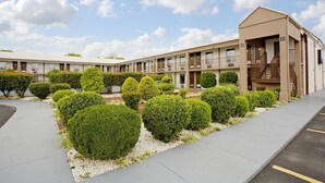 Unclassified image, 4 of 33, button - Americas Best Value Inn Shelbyville (Shelbyville)
