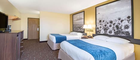 Escritorio, wifi gratis, ropa de cama y despertador