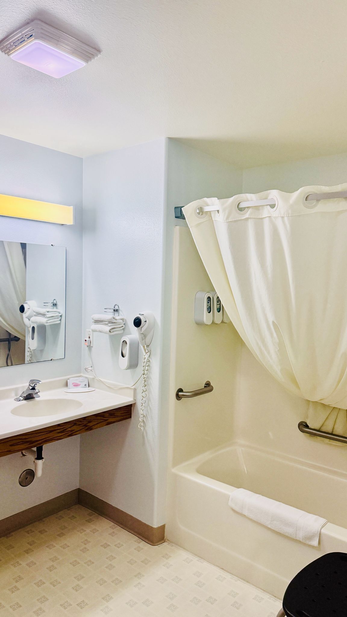 Single Room | Bathroom