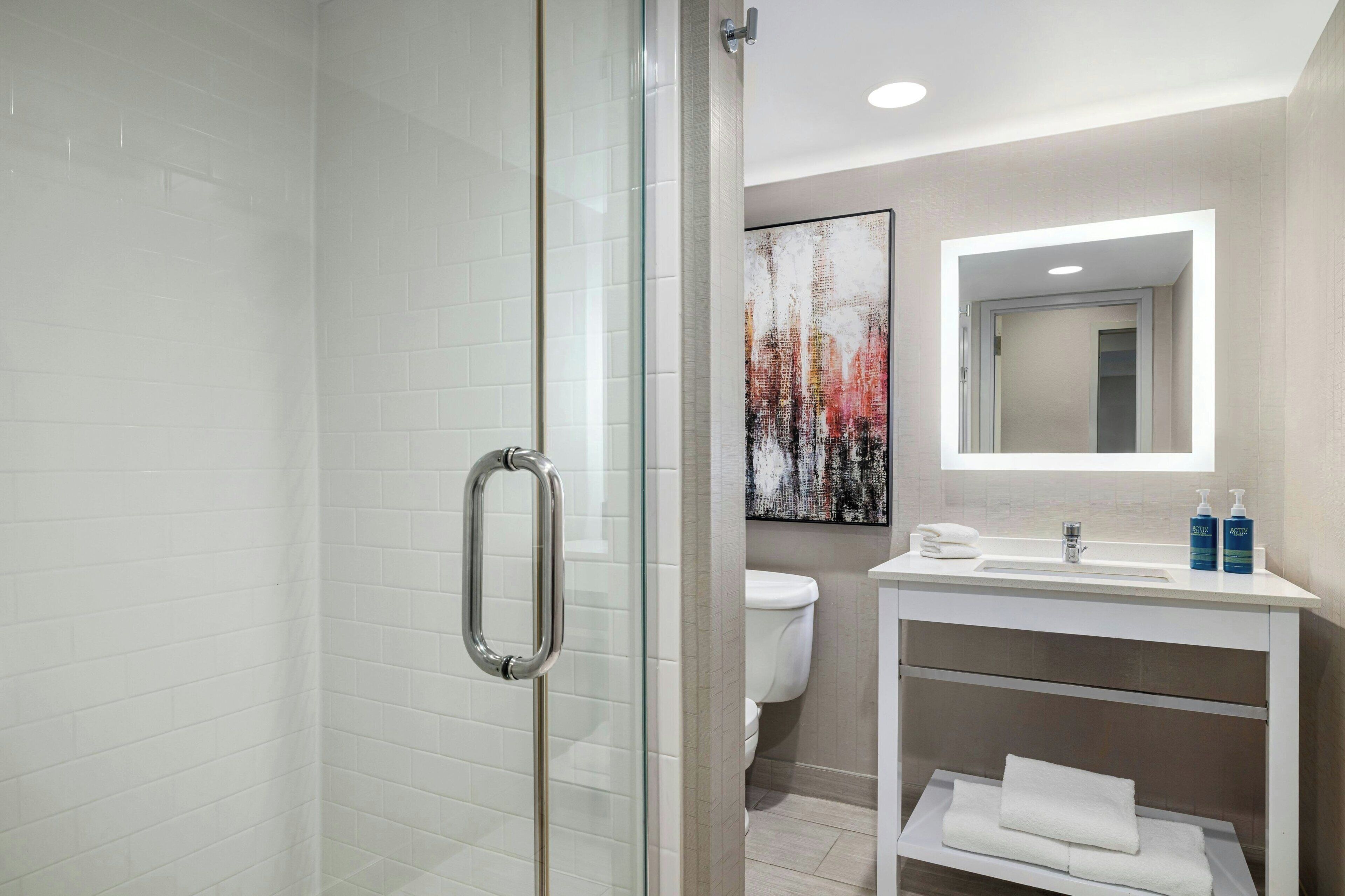 Rainfall showerhead, free toiletries, hair dryer, towels