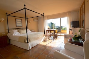 1 Schlafzimmer, hochwertige Bettwaren, Minibar, Zimmersafe