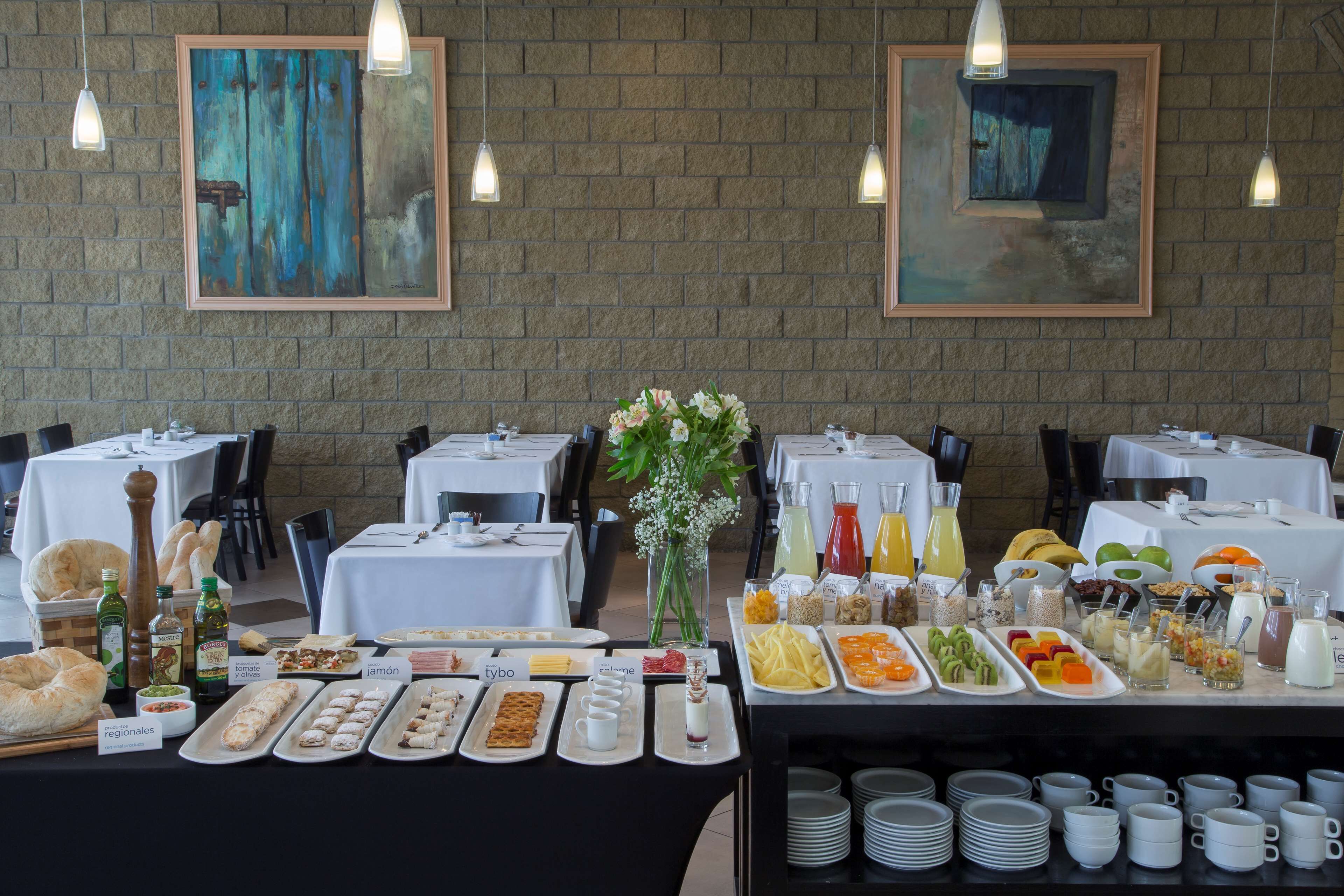 daily buffet breakfast for a fee