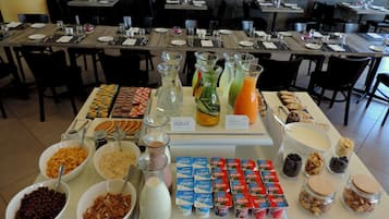 Daily buffet breakfast for a fee