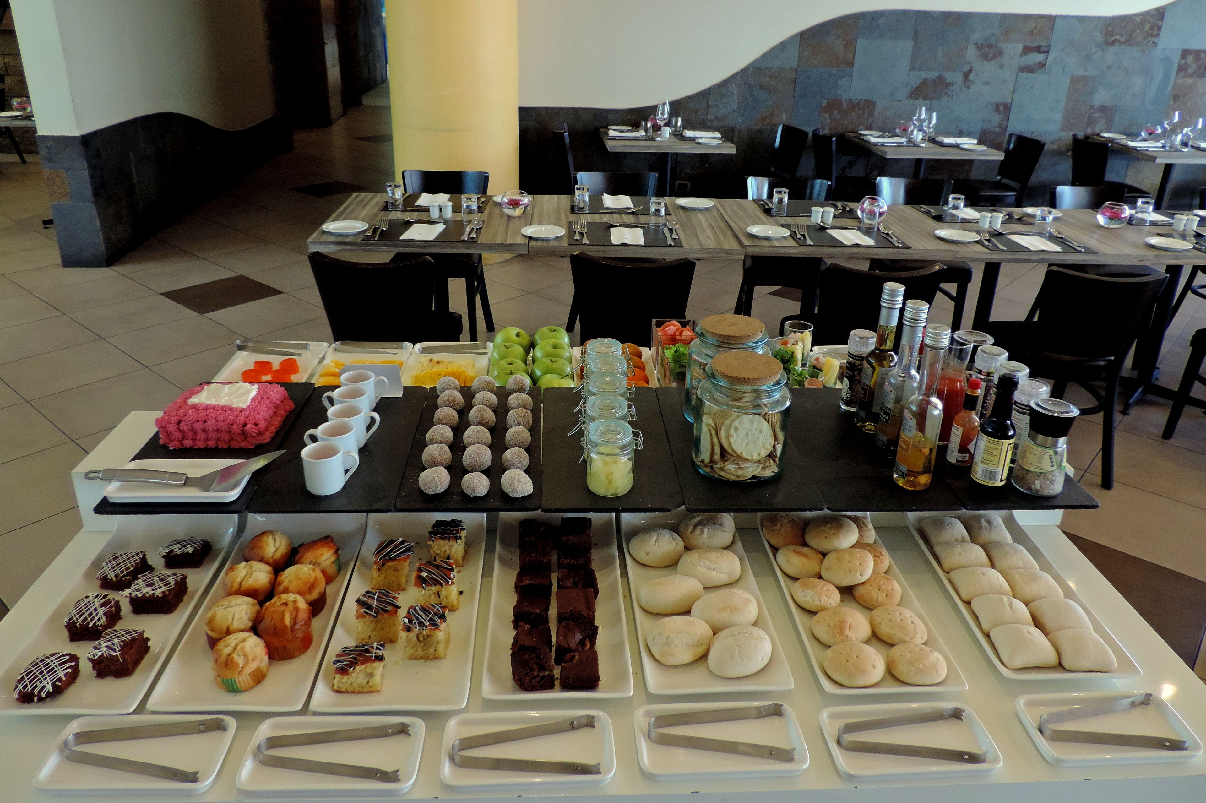 daily buffet breakfast for a fee