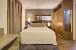 Premium Room, 1 Queen Bed