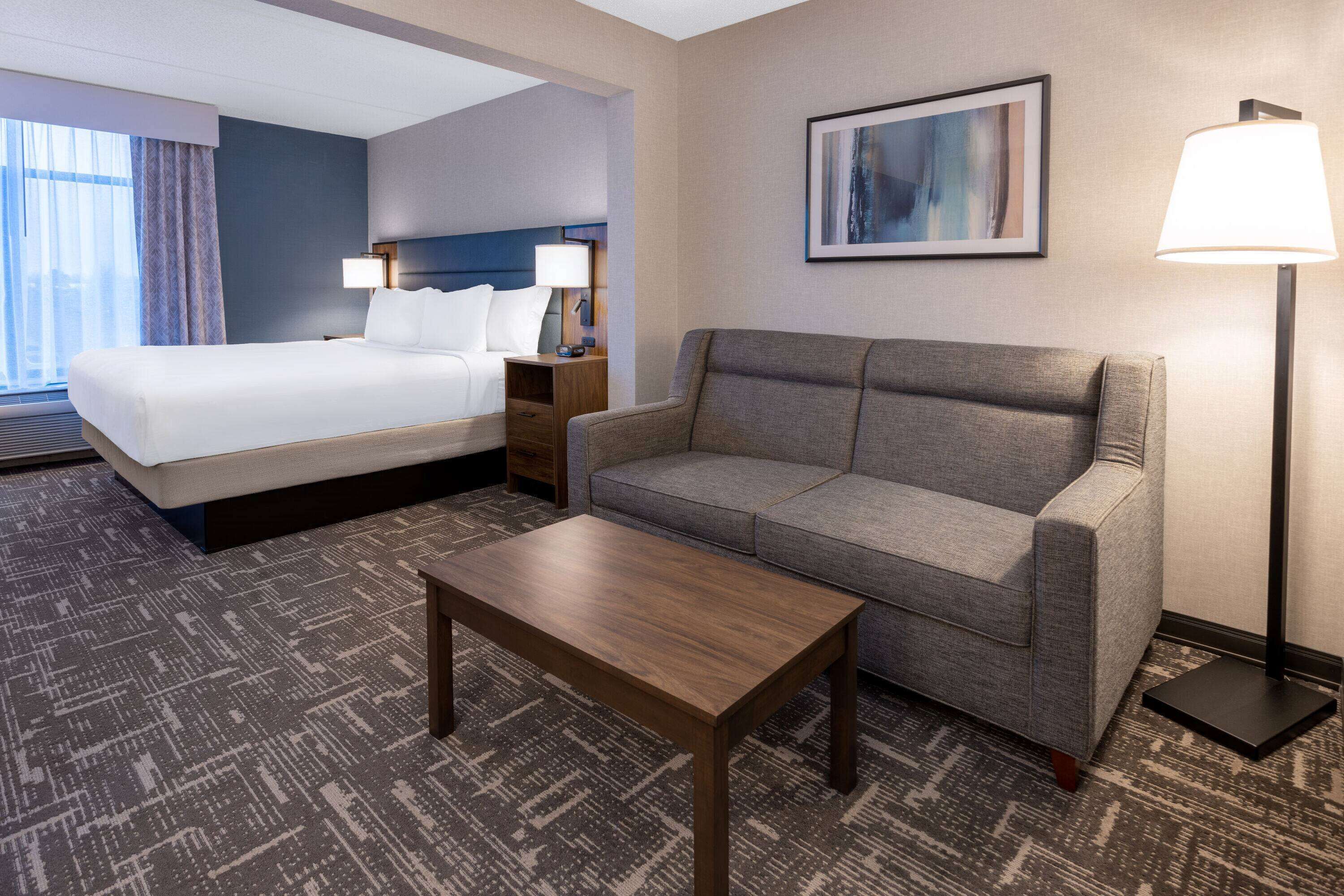 Caja de seguridad en la habitación y escritorio 