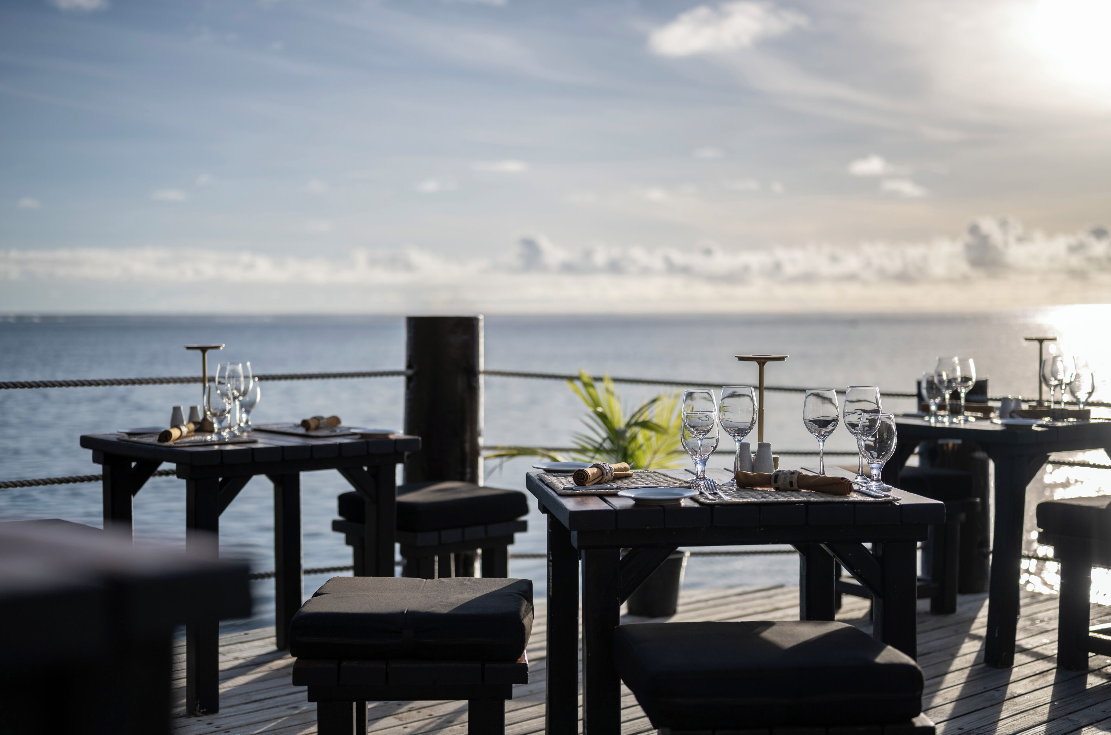 5 restaurants; breakfast, lunch, and dinner served