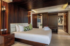 Minibar, in-room safe, desk, blackout drapes - Warwick Fiji (Korolevu)