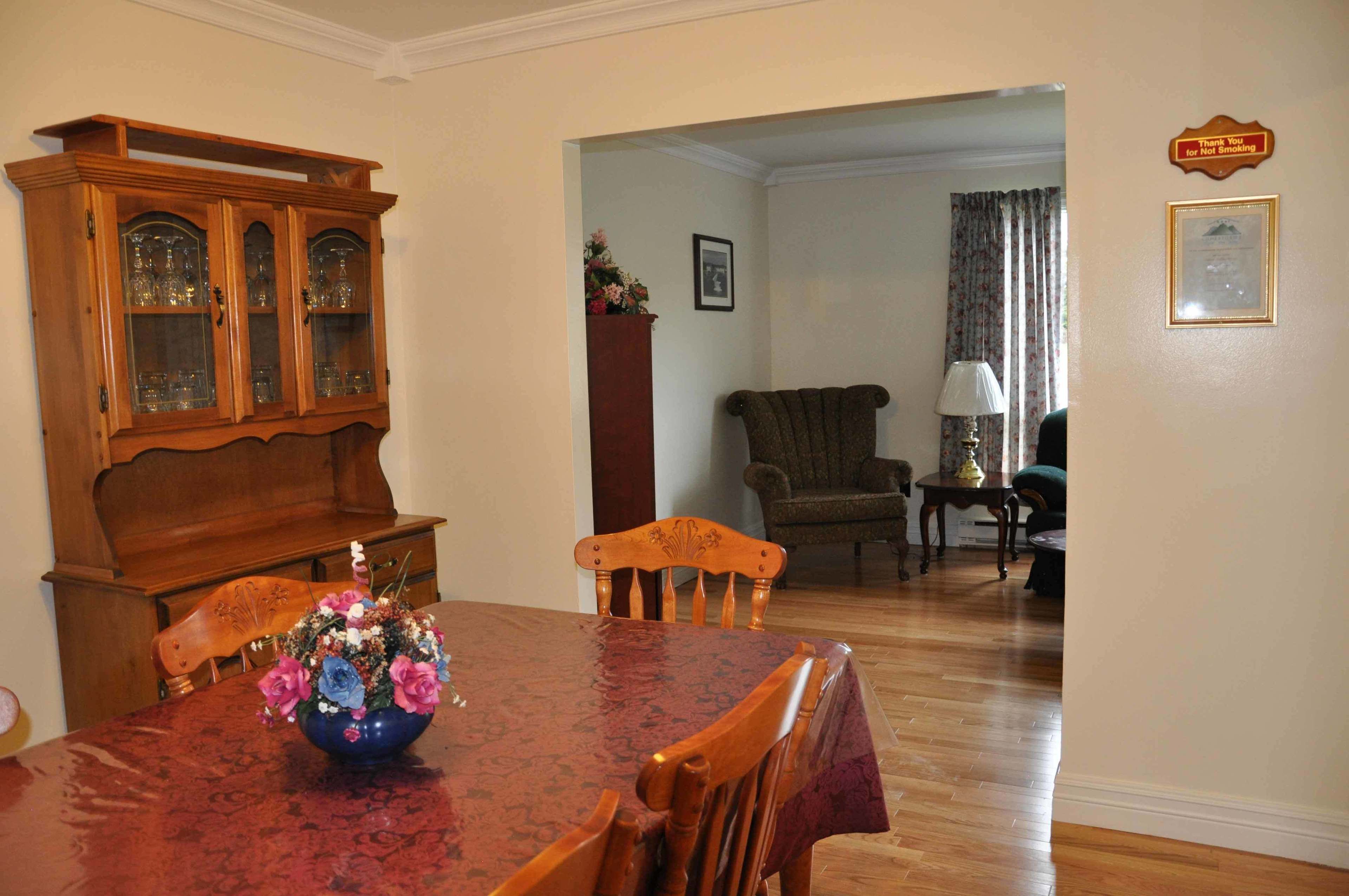 Superior Apartment, 3 Bedrooms | In-room dining