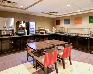 Free daily buffet breakfast  - Charlotte Suites (Charlotte)