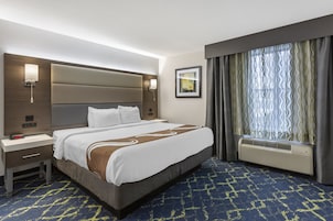 Suite, 1 King Bed, Accessible, Non Smoking | Desk, iron/ironing board, free cribs/infant beds, rollaway beds