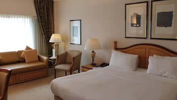 Dobbeltrom (King) | Skrivebord, skrivebord for bærbar PC og blendingsgardiner