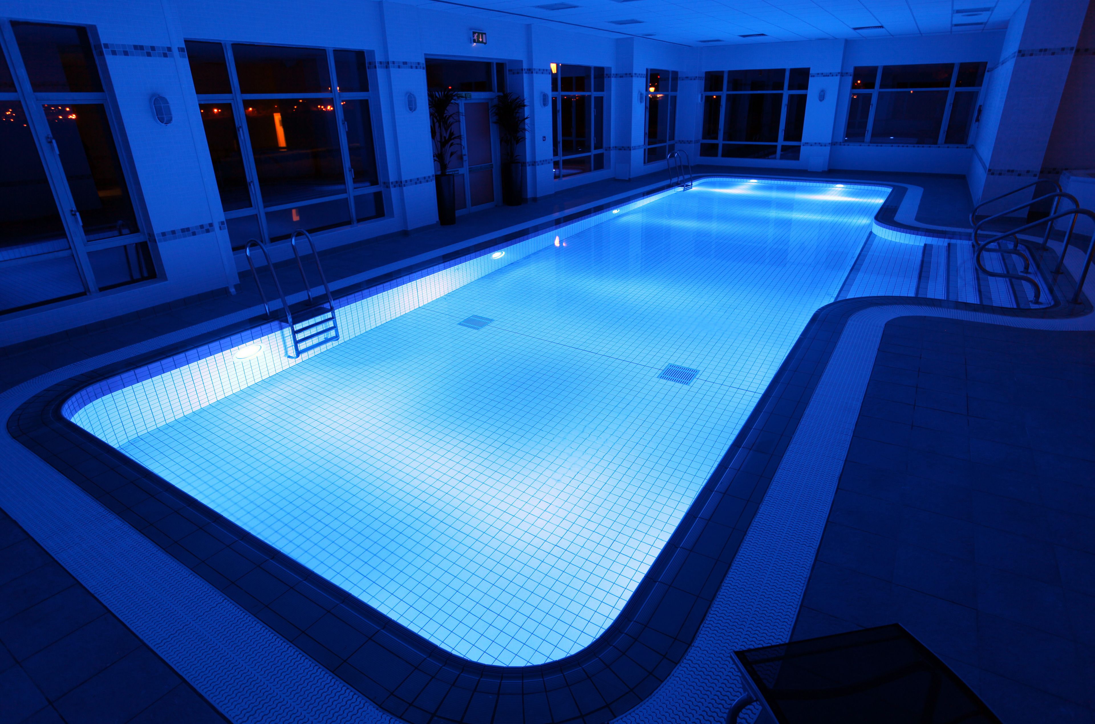 indoor pool, pool loungers