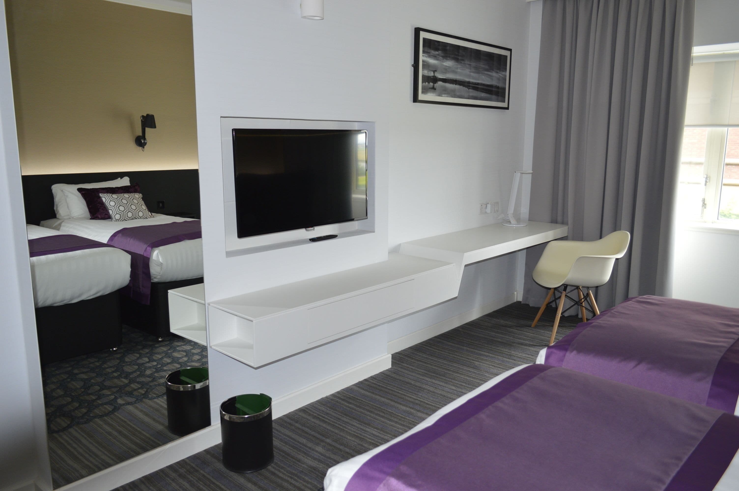 deluxe twin room | 1 bedroom, desk, laptop workspace, blackout curtains