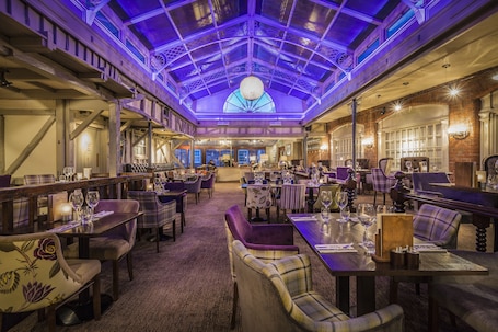 Breakfast, lunch and dinner served. The Admiral Rodney Hotel, Horncastle, Lincolnshire