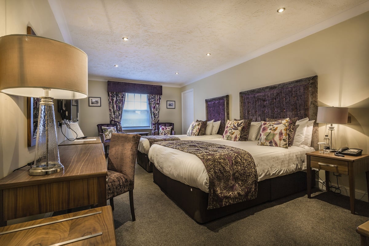 superior family room | 1 bedroom, premium bedding, desk, blackout curtains